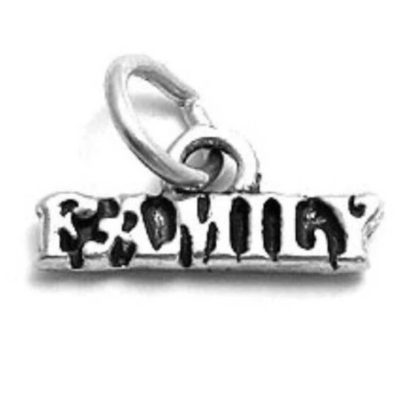 CLASSY "FAMILY" CALLIGRAPHY CHARM IN STERLING SILVER - Picture 1 of 1